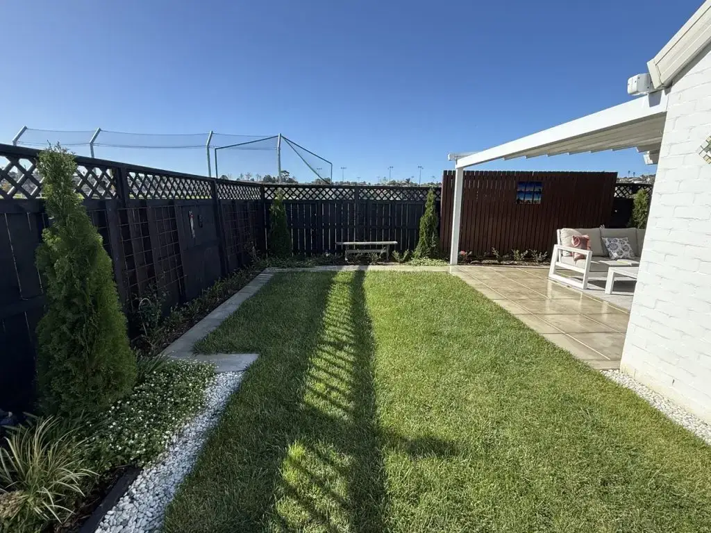 Garden maintenance work done by vos